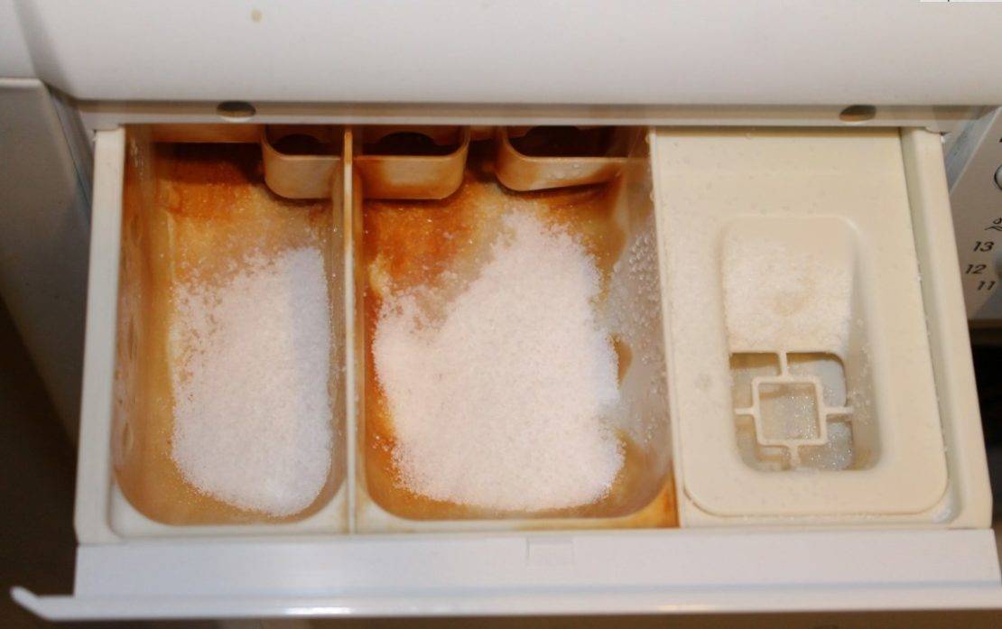Как избавиться от порошковых наростов и неприятного запаха в стиральных машинах?