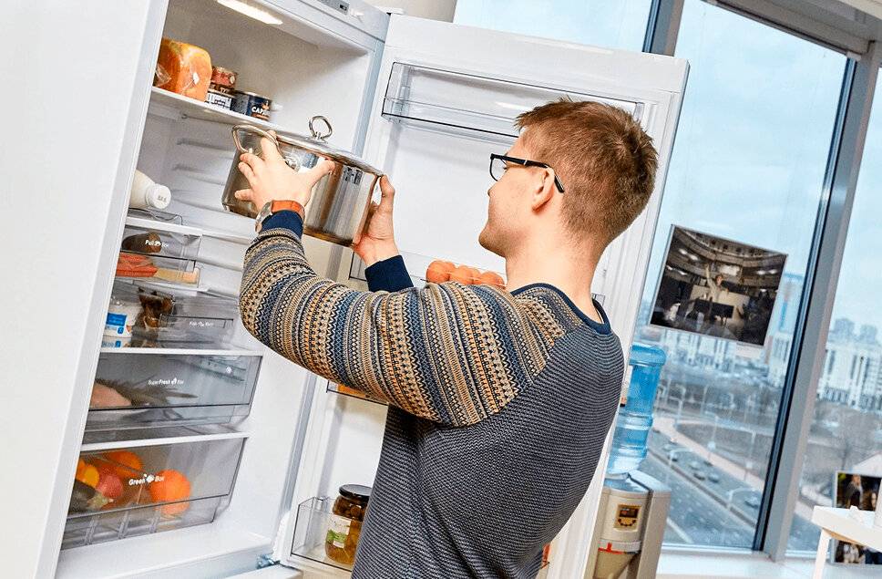 Зачем в холодильник кладут мелочь