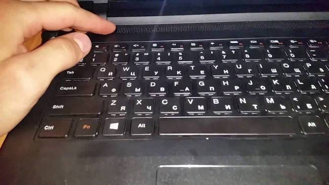 Включение, настройка и отключение клавиатуры ноутбука