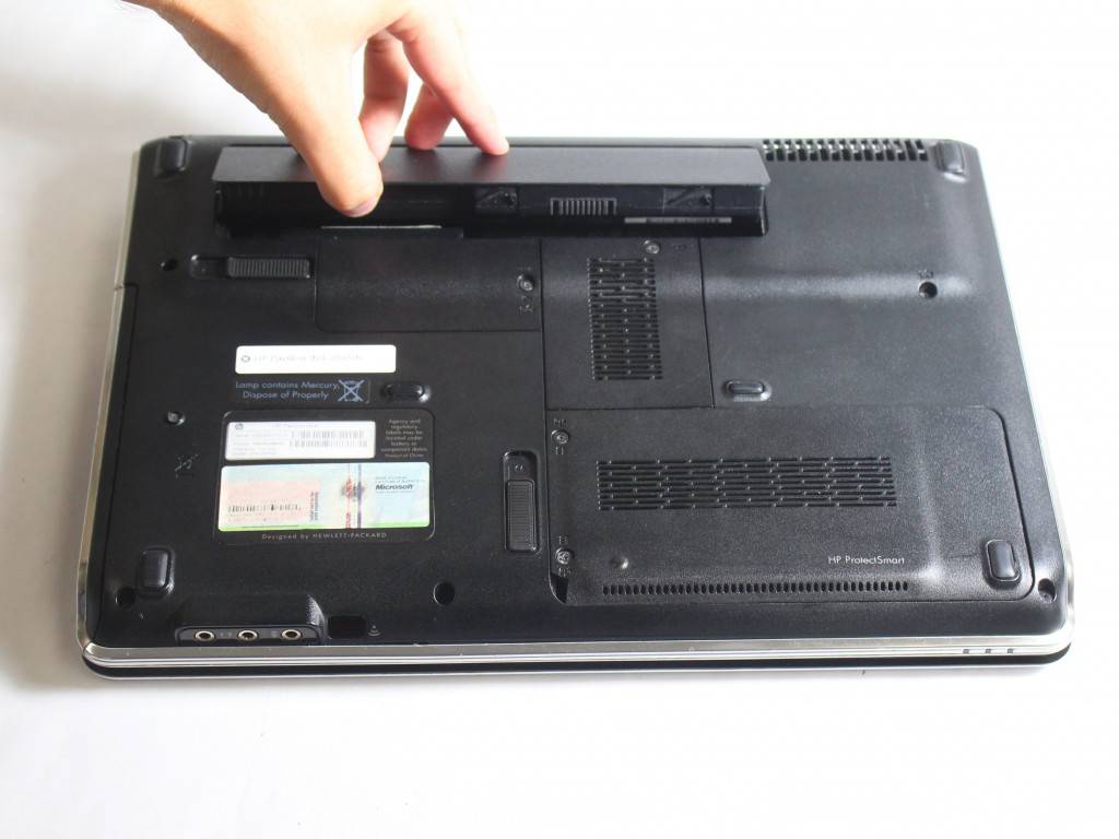 Добыча литиевых аккумуляторов 18650 из ненужной батареи ноутбука