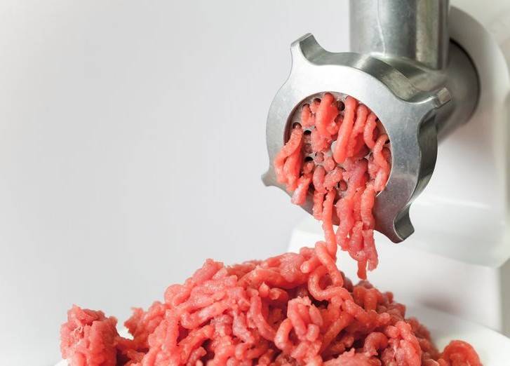 Как можно проверять мясо на свежесть и убирать запах в домашних условиях