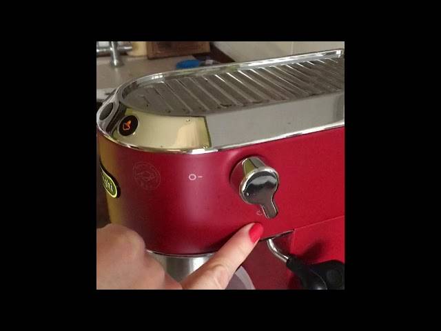 Как самостоятельно почистить кофемашину от накипи