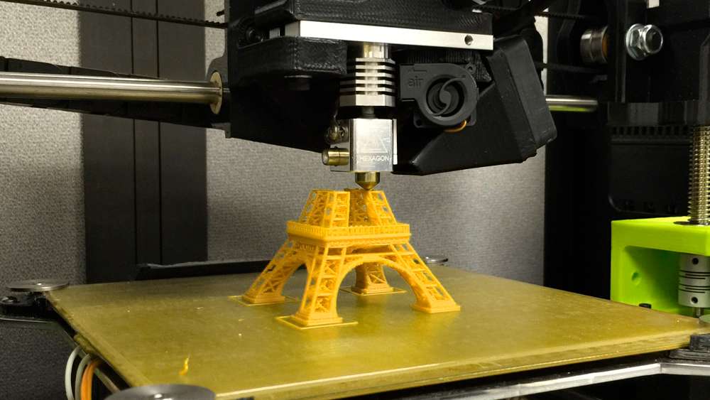 Чем печатает 3D принтер