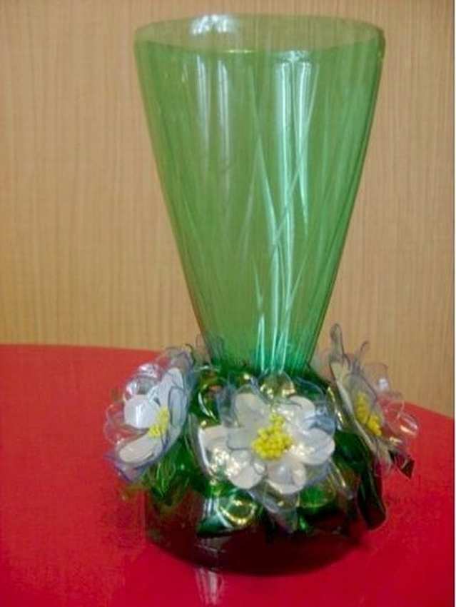 Вазы из пластиковых бутылок своими руками: 3 варианта сборки