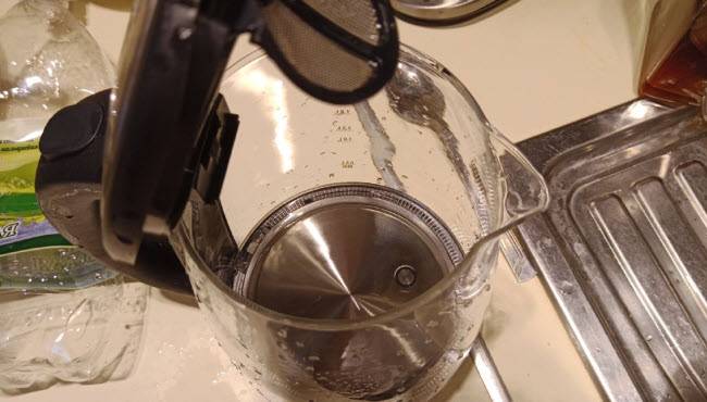 Как почистить чайник от накипи — выбор моющих средств
