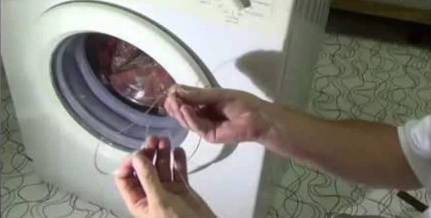 Течет стиральная машина — что делать и как устранить