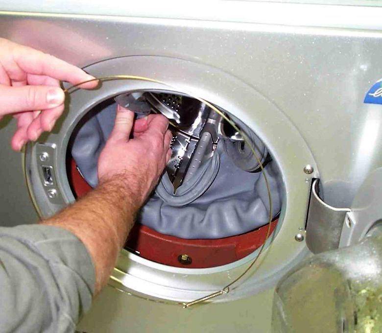 Течет вода снизу стиральной машины lg - причины течи, поиск неисправностей и их устранение, вызов мастера и стоимость услуг