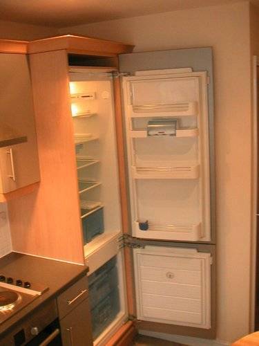Холодильник встроенный в шкаф: инструкция по монтажу