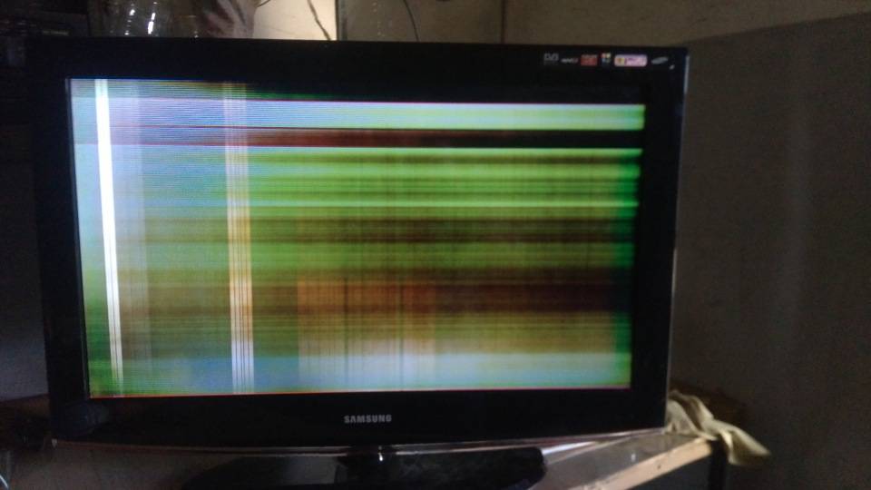 На телевизоре звук есть, но изображение пропало: причины и что делать?