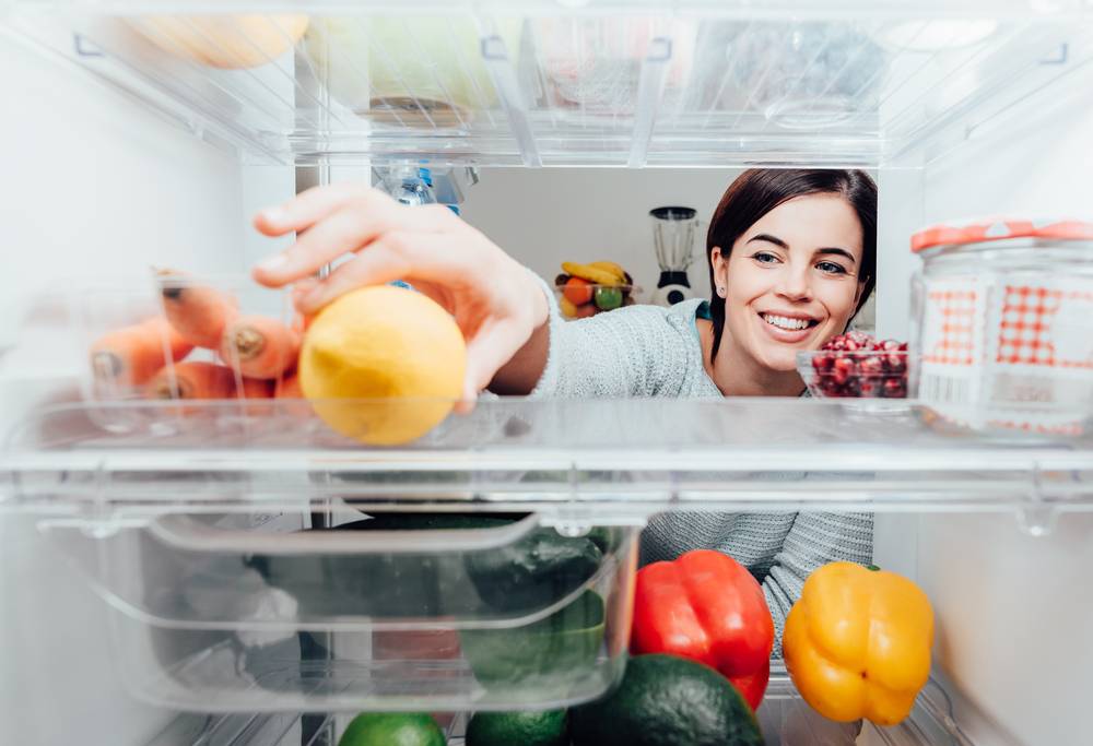5 причин, зачем класть в холодильник одежду