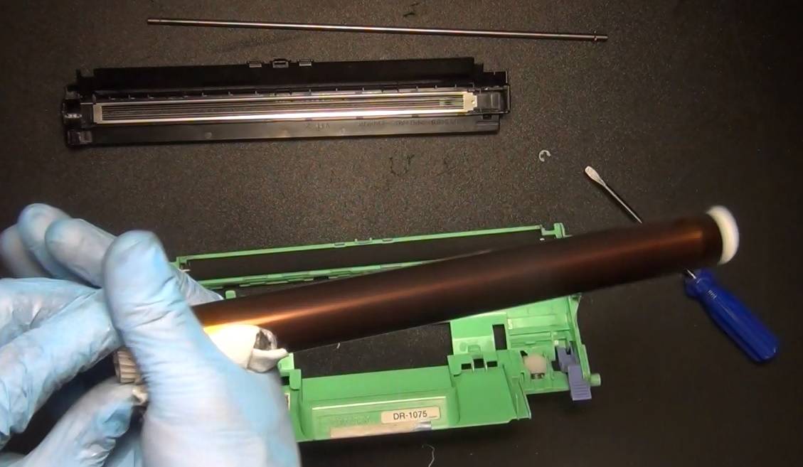 Процедура очистки барабана лазерного принтера