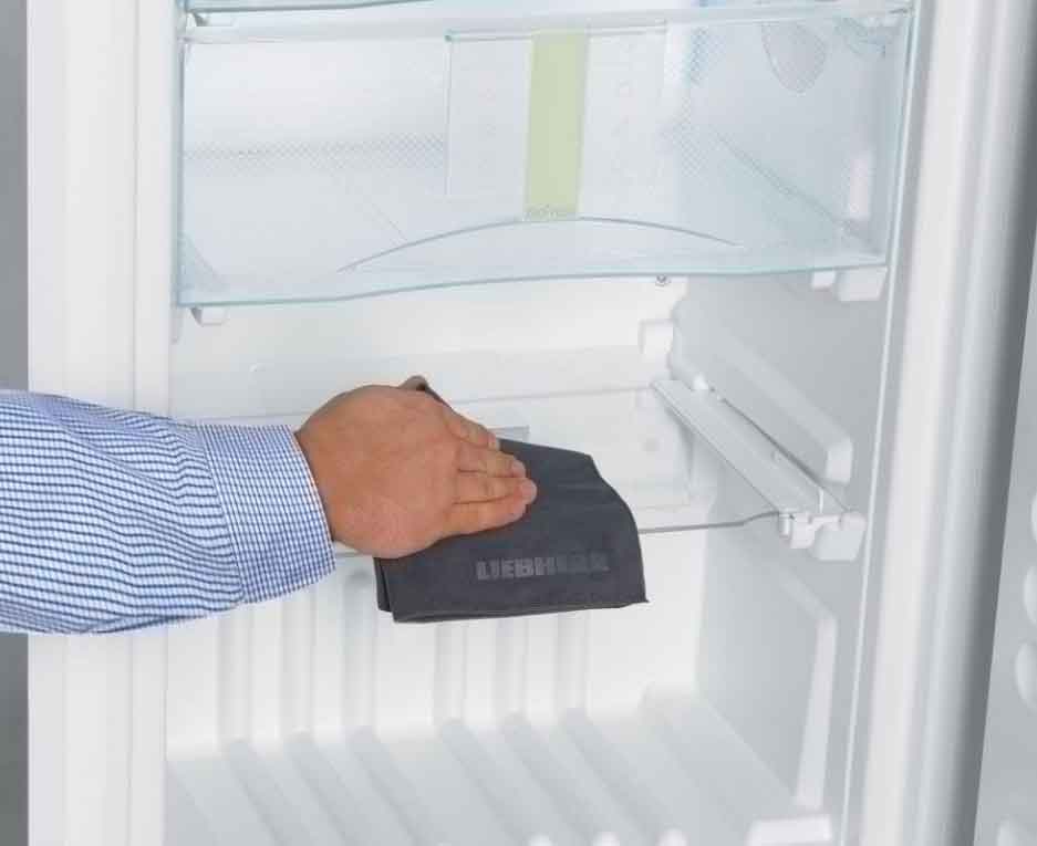 Как избавиться от запаха плесени в холодильнике?