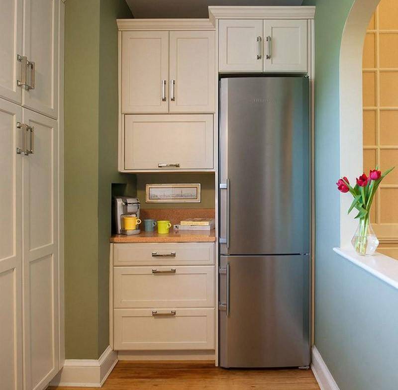 Как разместить холодильник на маленькой кухне