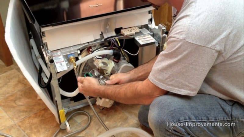 Поднимается вода в посудомоечной машине при отключённой подаче воды