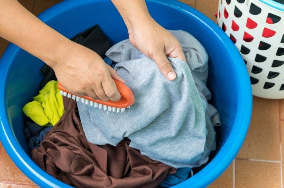 Все о том, как правильно стирать вещи вручную и в стиральной машине: советы, секреты и основные правила стирки. как правильно и чем лучше стирать вещи из натурального хлопка, шелковые, носки, пуховик?