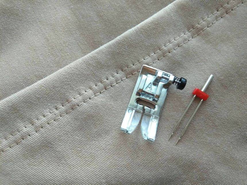 Как заправить двойную иглу в швейной машине: полезные советы