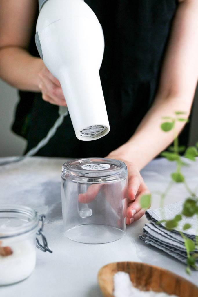 Как очистить бутылку от этикетки и клея: стекло, пластик