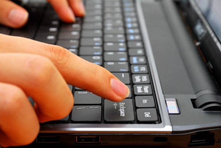 Где на клавиатуре компьютера находится Backspace