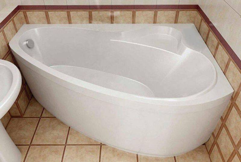 Какая ванна лучше − акриловая или чугунная