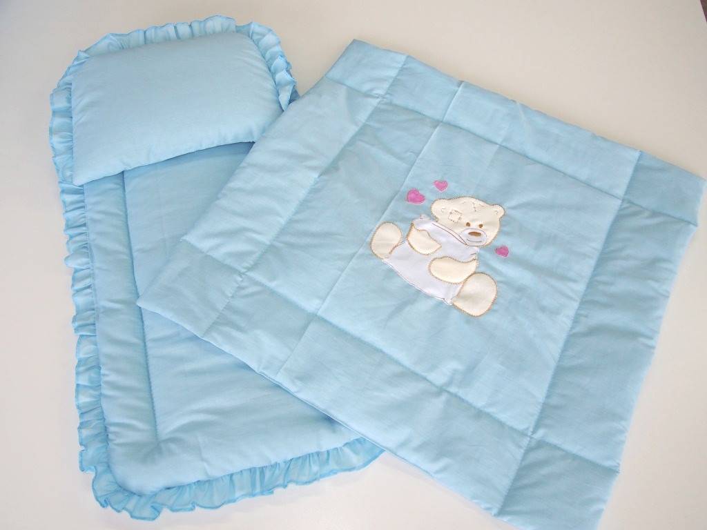 Какое одеяло лучше для новорожденного в кроватку, какой материал теплее