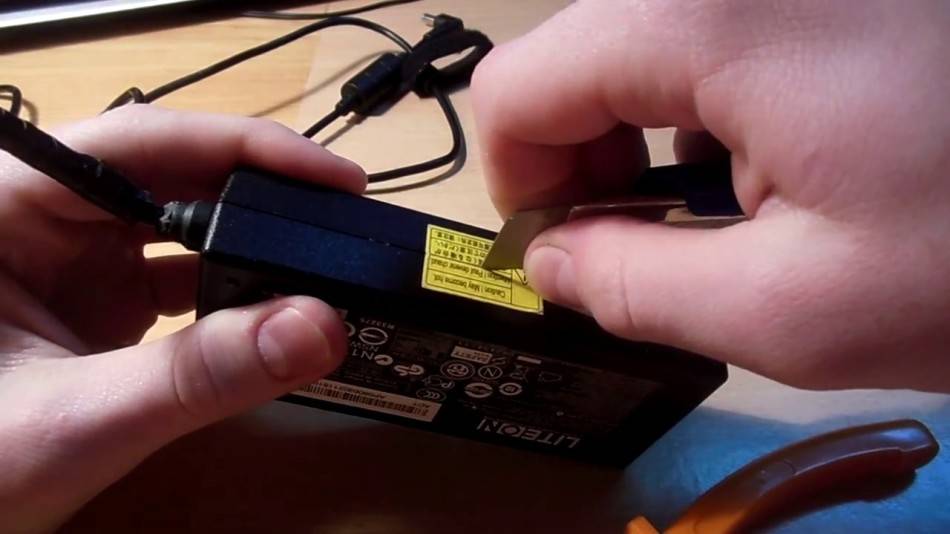 Можно ли постоянно держать ноутбук на зарядке: если батарея заряжена, можно ли работать и играть,