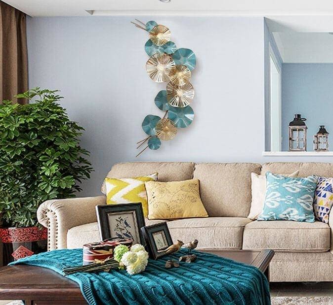 Полки над диваном: как и чем оформить стену в зале над диваном, что можно повесить в гостиной