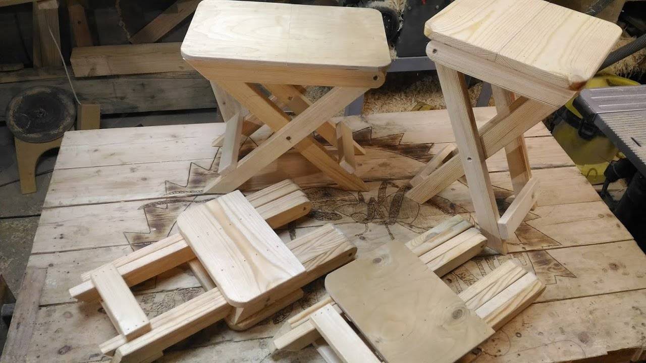 Как сделать складной стул. Самодельные деревянные стулья. Самодельные табуретки. Самодельный деревянный табурет. Самодельный деревянный стульчик.