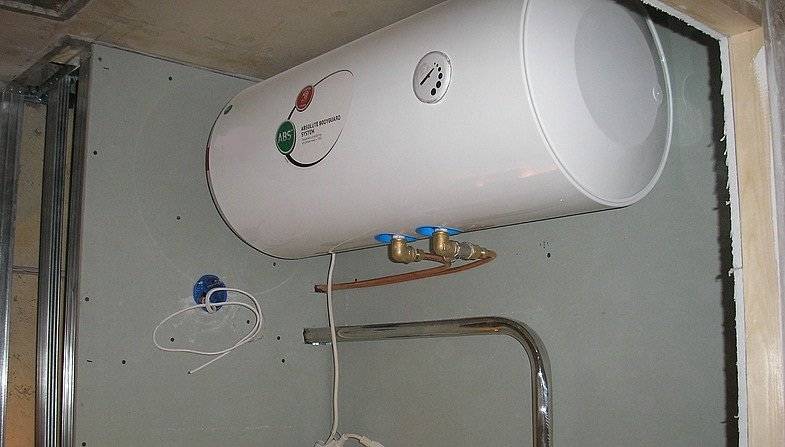 Как правильно повесить водонагреватель на стену + нюансы подключения бойлера