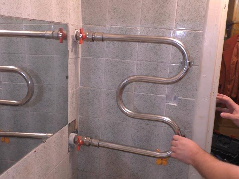 Перенос полотенцесушителя в ванной на другую стену: инструкция