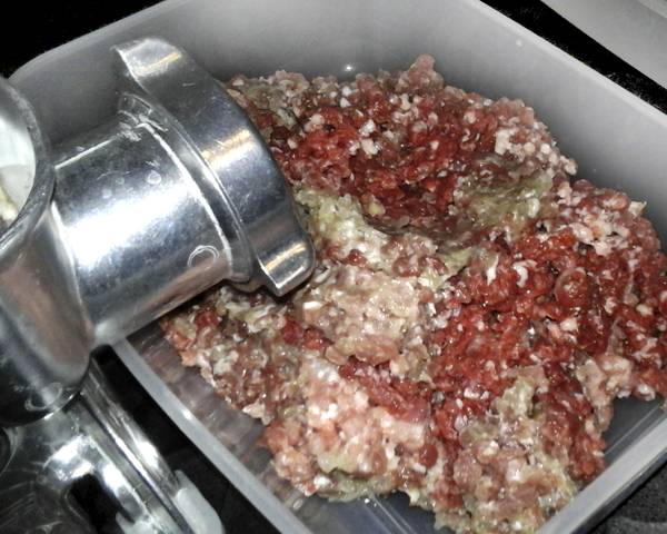 Как быстро почистить мясорубку от жира, мяса и ржавчины: 10 способов