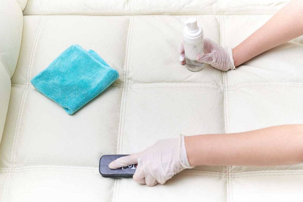 Как почистить темный или светлый кожаный диван от пятен