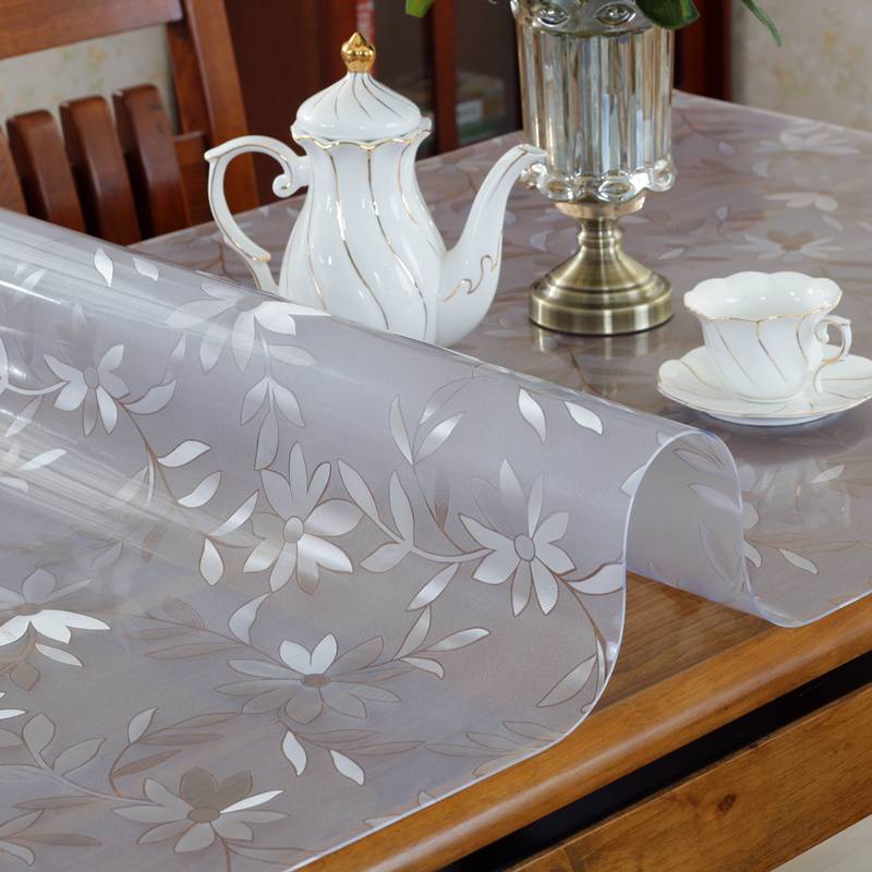 Клеенка на стол для кухни: прозрачная и силиконовая скатерть, как приклеить термоклеенку, как постелить покрытие на кухонный, плюсы и минусы