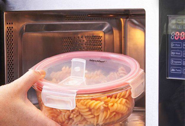 Можно ли греть в микроволновке в пластиковой посуде: какой пластик использовать