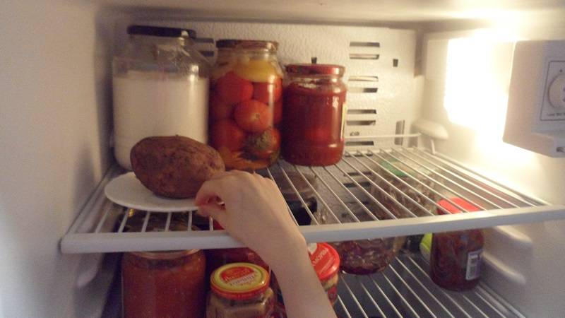 Как не навредить холодильнику: почему нельзя ставить горячее и когда это разрешено?