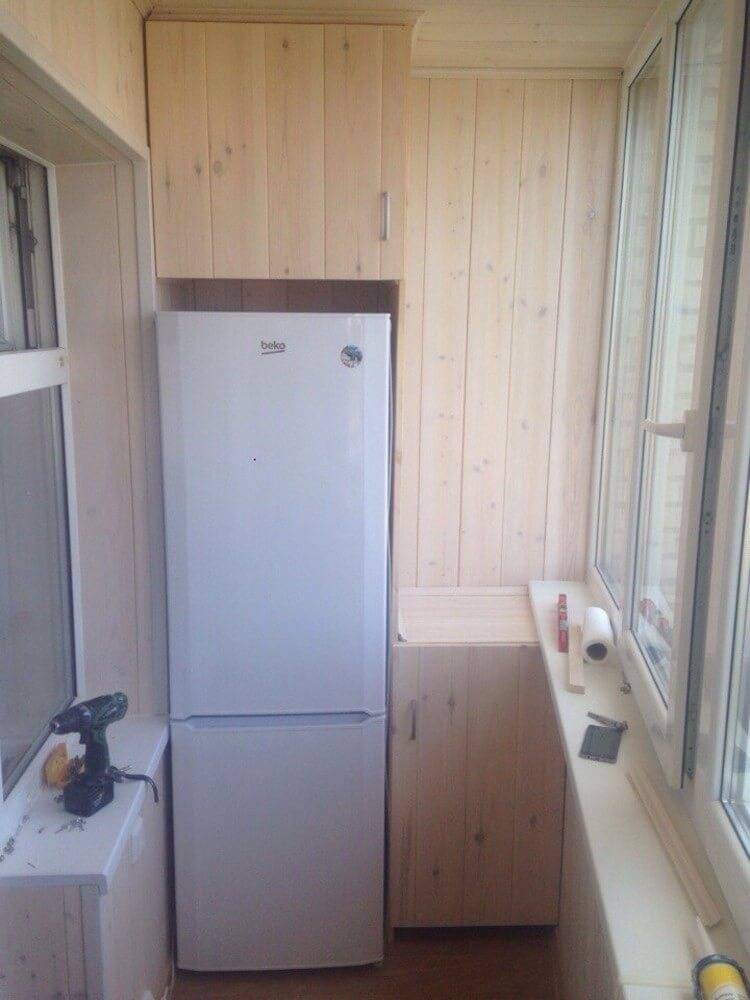 Холодильник на балконе: можно ли ставить и использовать