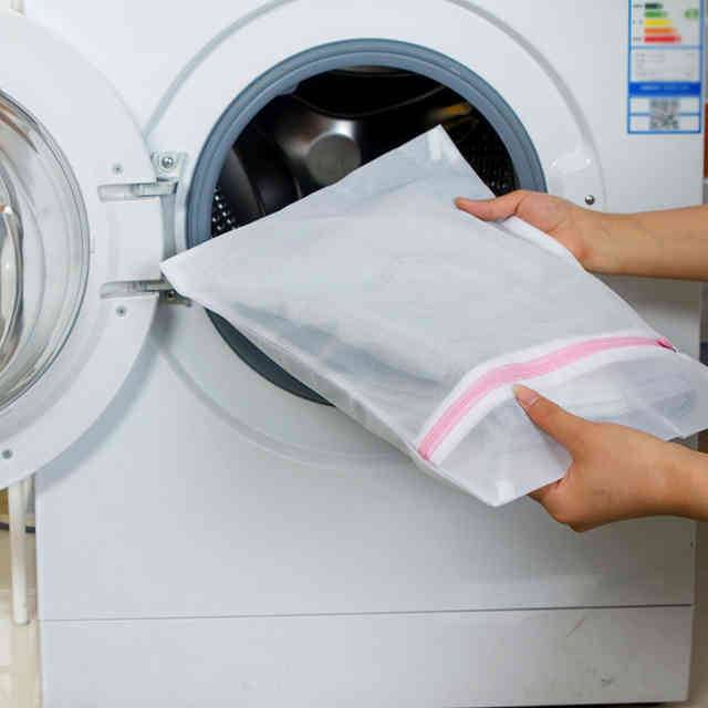 Можно ли стирать клеёнку в стиральной машине: варианты для разных материалов