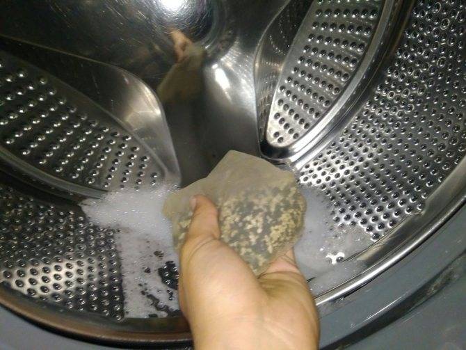 Как избавиться от запаха в стиральной машине и что делать?