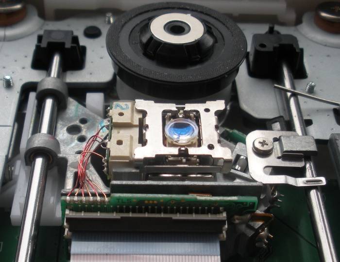 Почему магнитола не читает mp3 диск записанный с компьютера: как достать, не выходит из автомагнитолы, не принимает