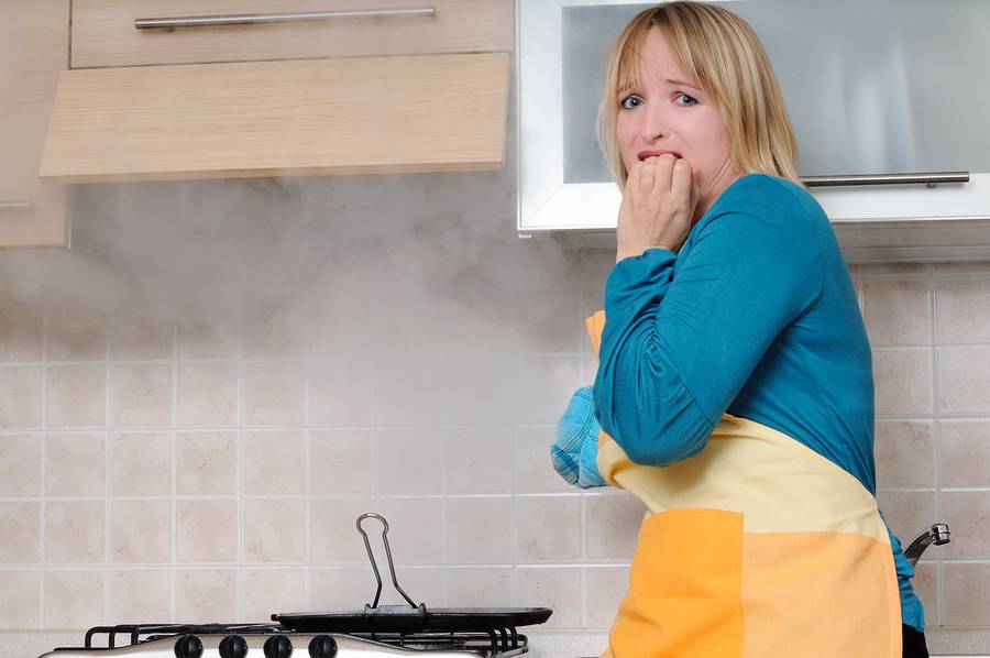 Как убрать запах в домашних условиях, чем можно удалить неприятный запах в квартире, из холодильника, из обуви, с одежды и дивана, запах мочи, гари, сигарет