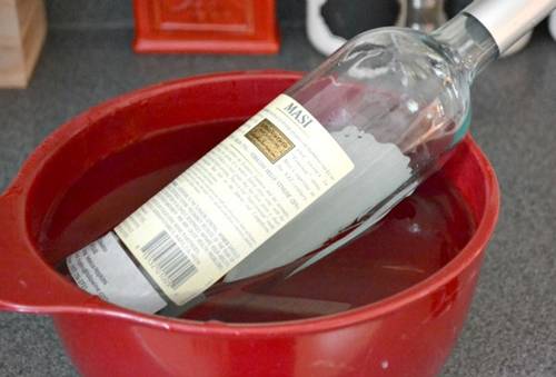 7 способов, как убрать клей от этикетки с бутылки