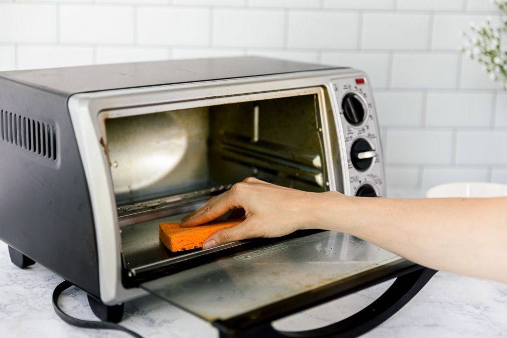 3 правила как почистить тостер от крошек и нагара