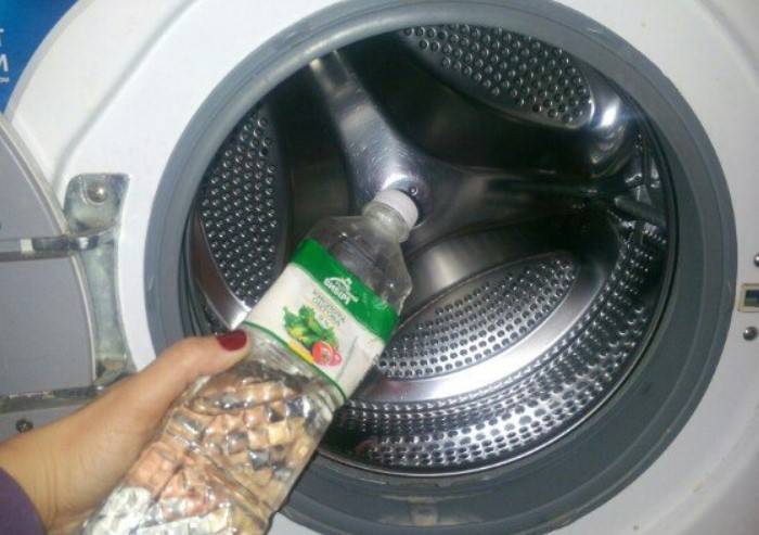 Как почистить стиральную машину уксусом и содой