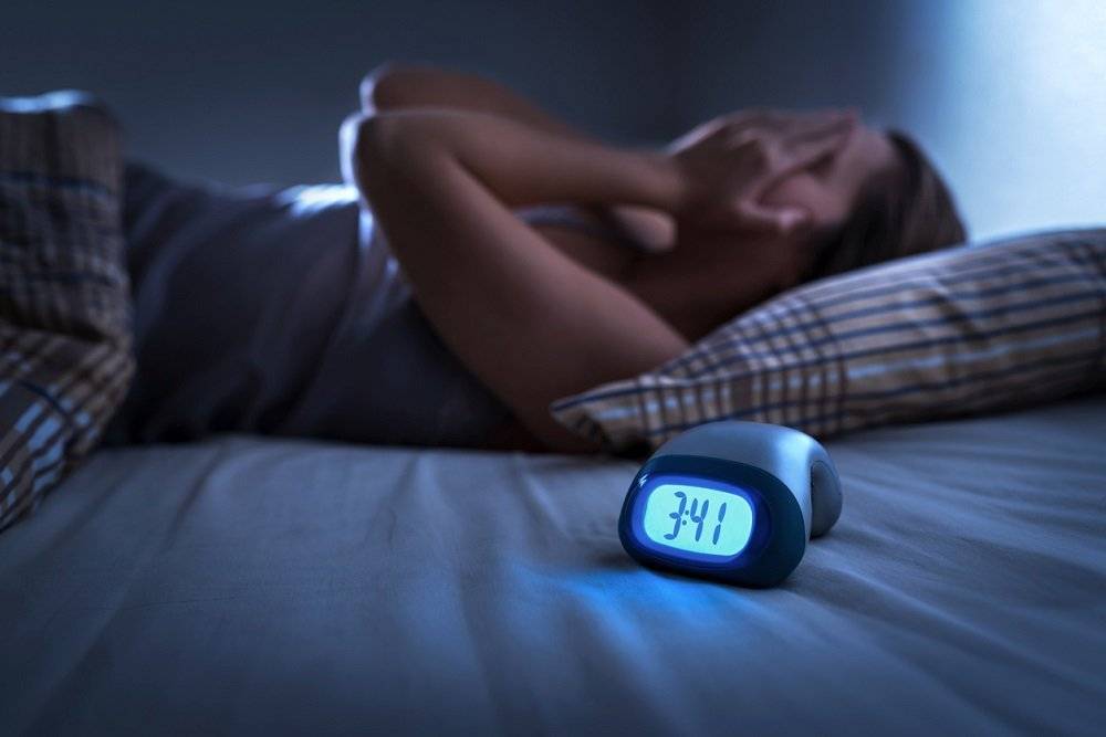 Почему нельзя спать под вентилятором и как справиться с бессонницей в жаркие ночи