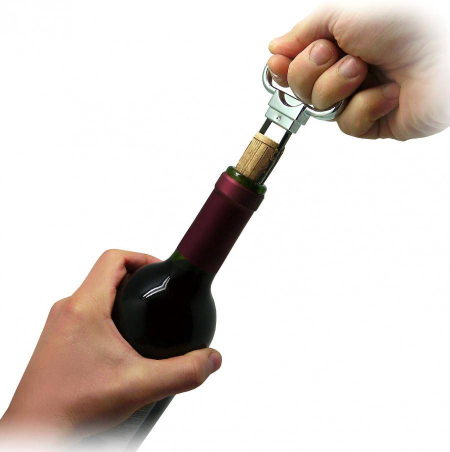 Как легко открыть бутылку. Цыганский штопор. Вина без штопора. Вино со штопором. Открыть вино штопором.