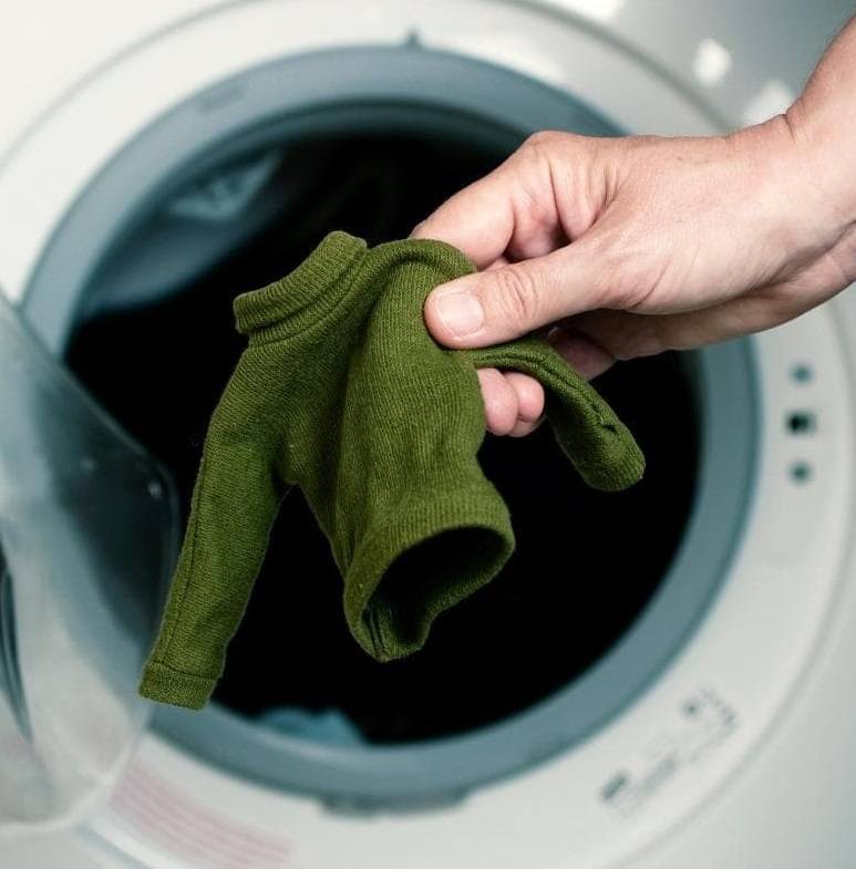 Как часто нужно стирать одежду и белье, какие вещи можно чаще, а какие надо реже: ответы на вопросы и советы по стирке