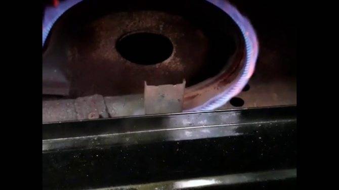 Воняет газом от плиты: почему пахнет газом из духовки и от конфорок, и как это устранить?