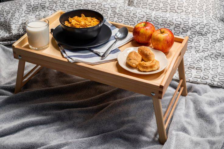 Столик для завтрака в постель своими руками: выбор материалов, пошаговая инструкция по изготовлению | дизайн интерьера