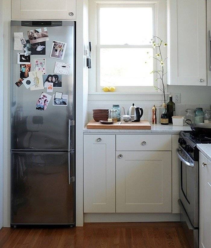 Куда поставить холодильник на кухне