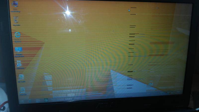 Полосы на экране ноутбука: что делать, если появились вертикальные и горизонтальные