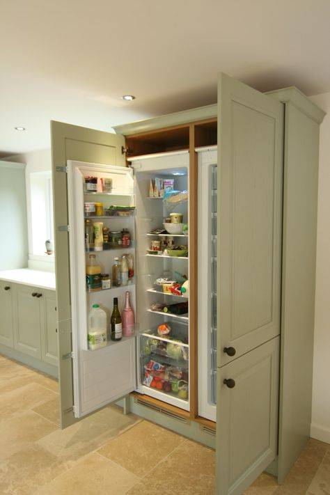 Встроенный холодильник в кухонный гарнитур